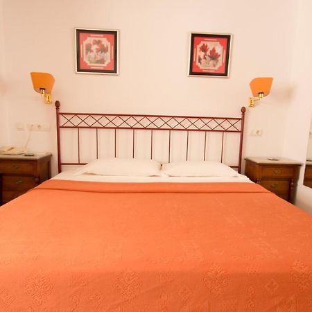 Hostal Nueva Andalucia Alcalá de Guadaira Extérieur photo