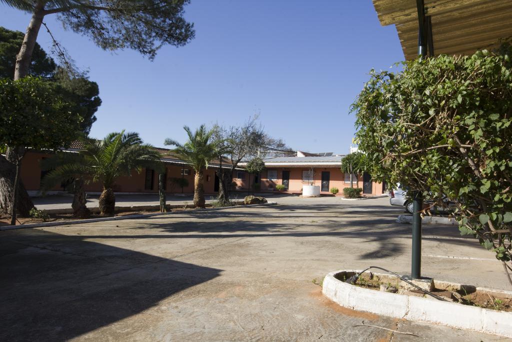 Hostal Nueva Andalucia Alcalá de Guadaira Extérieur photo
