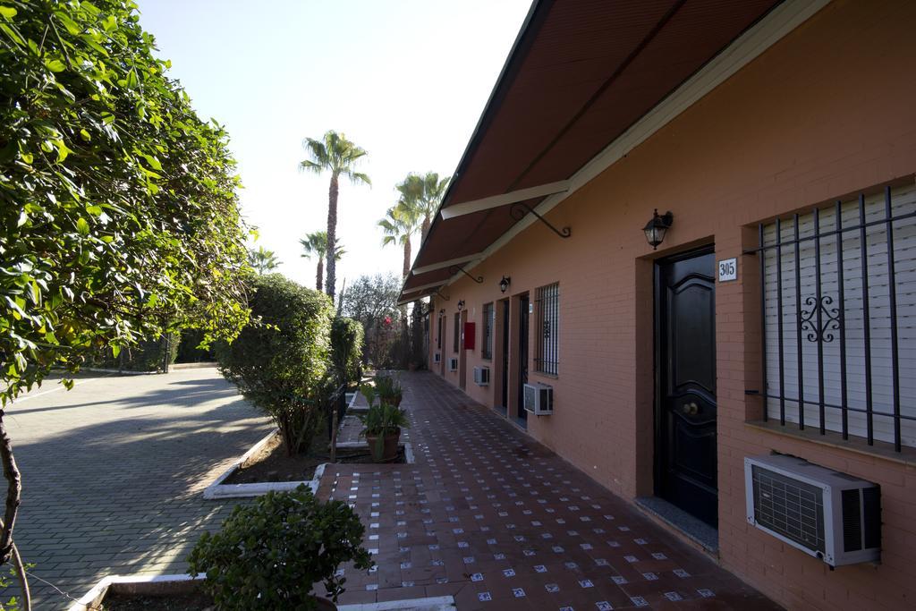 Hostal Nueva Andalucia Alcalá de Guadaira Extérieur photo