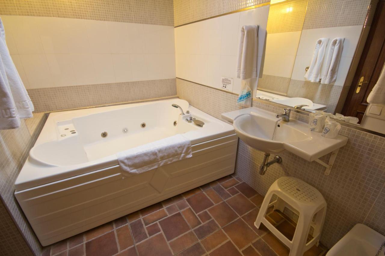 Hostal Nueva Andalucia Alcalá de Guadaira Extérieur photo