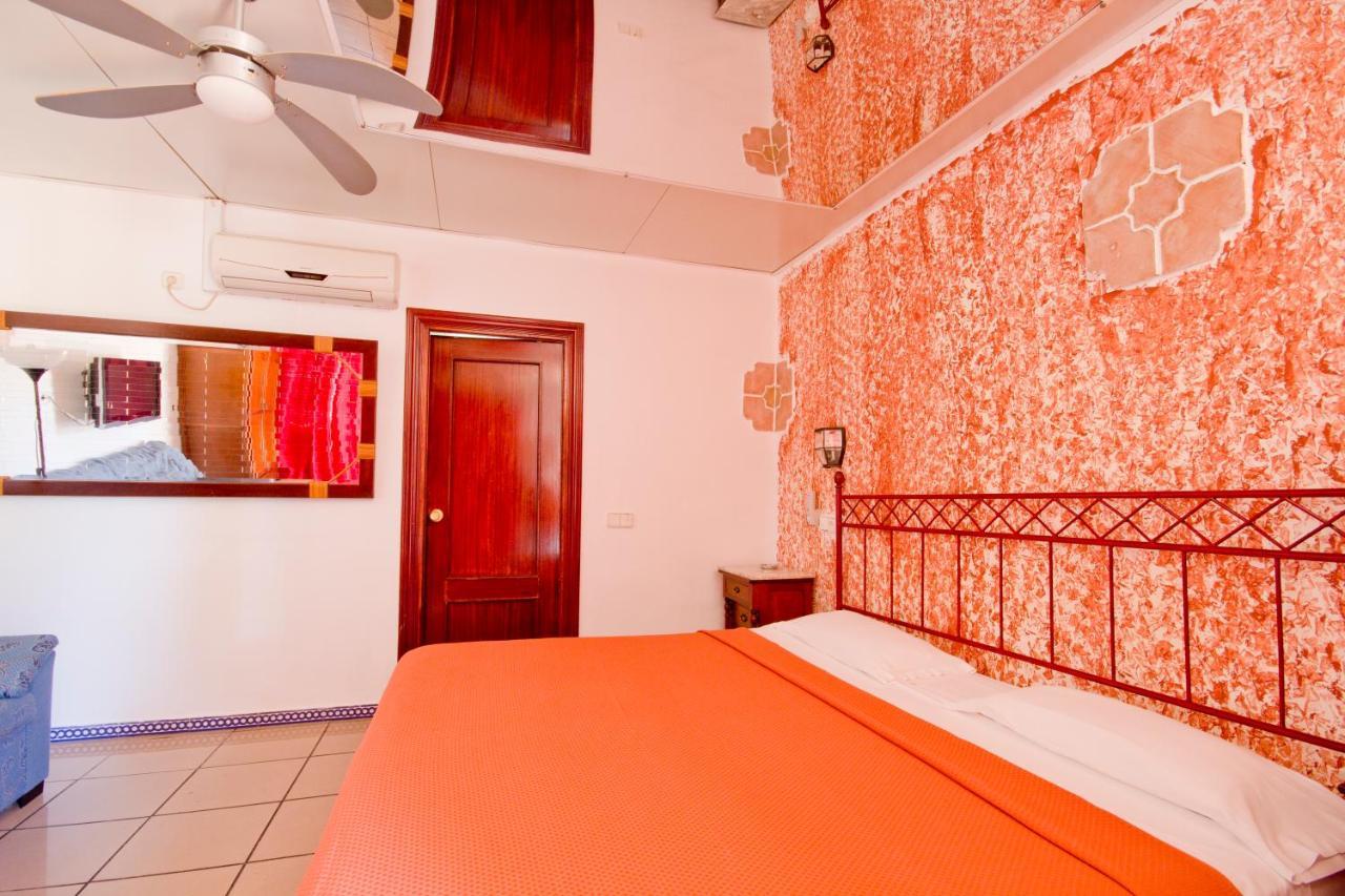 Hostal Nueva Andalucia Alcalá de Guadaira Extérieur photo