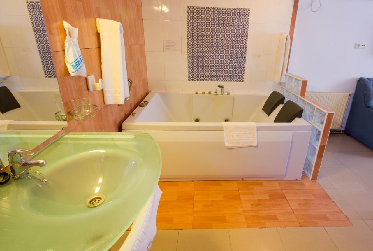 Hostal Nueva Andalucia Alcalá de Guadaira Extérieur photo